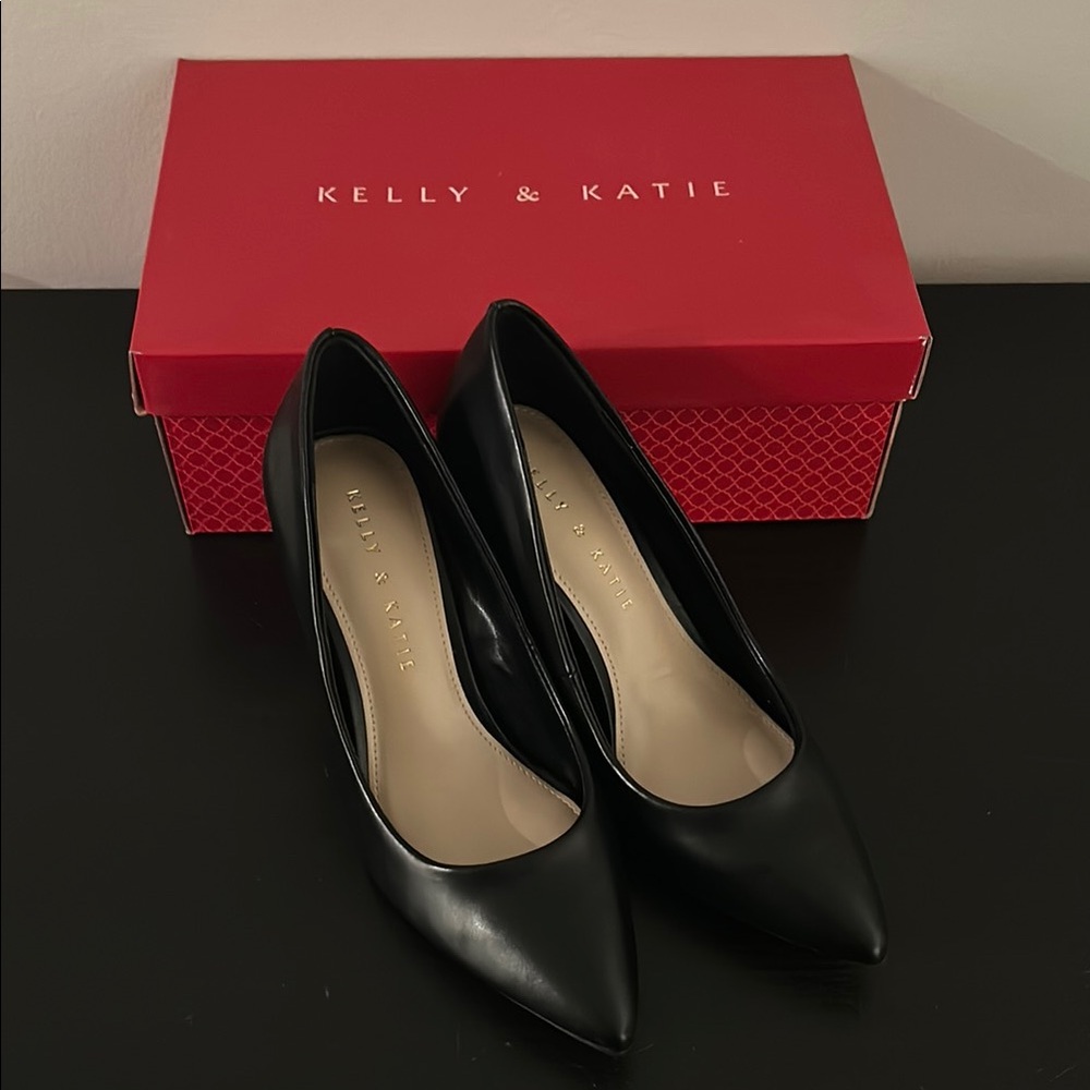 Kelly & Katie Black Heels Classic Pointed Toe